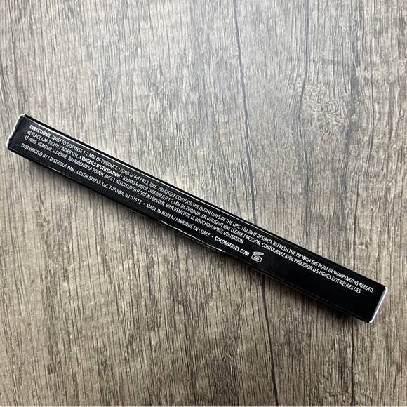 Color Street Lip Liner, Sassy, New in box - Picture 9 of 11